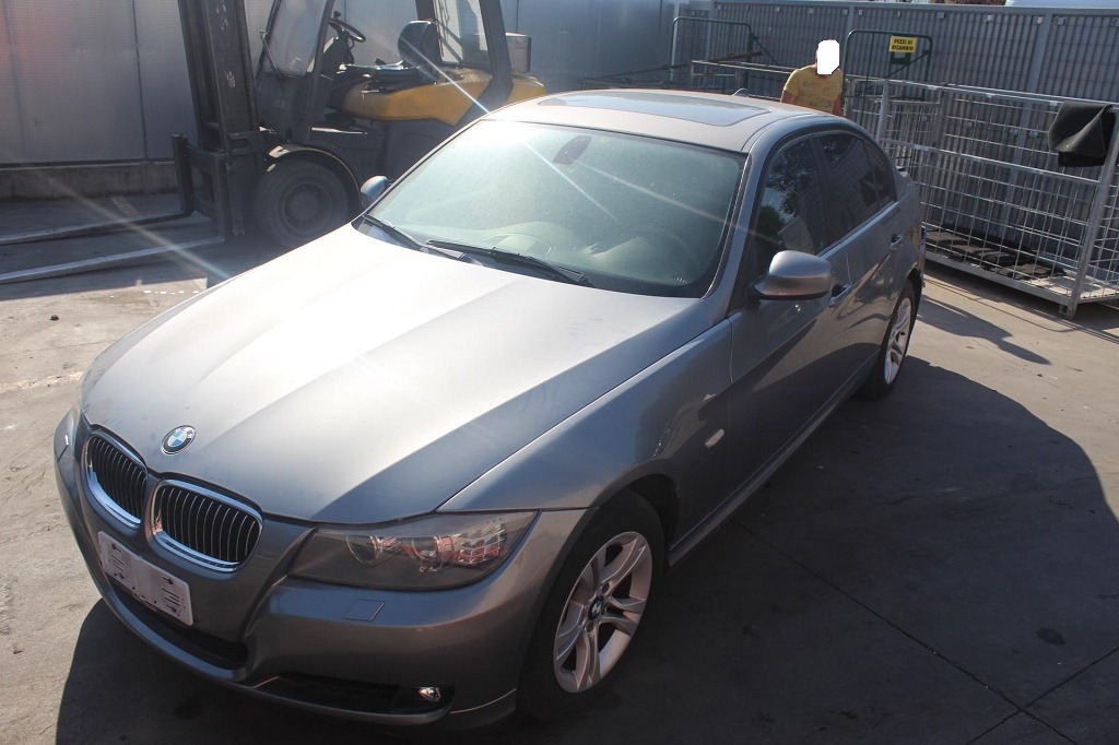 BMW SERIE 3 320D E90 2.0 D 135KW AUT 5P (2010) RICAMBI IN MAGAZZINO