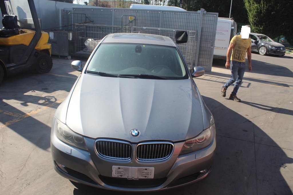 BMW SERIE 3 320D E90 2.0 D 135KW AUT 5P (2010) RICAMBI IN MAGAZZINO