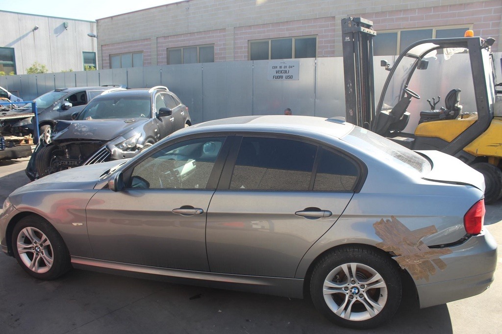 BMW SERIE 3 320D E90 2.0 D 135KW AUT 5P (2010) RICAMBI IN MAGAZZINO