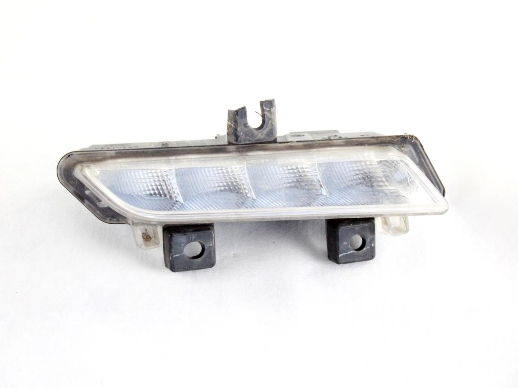 266059367R FARO FANALINO LUCE DI POSIZIONE ANTERIORE SINISTRO RENAULT CAPTUR 1.5 D 66 KW 5P (2013) RICAMBIO USATO