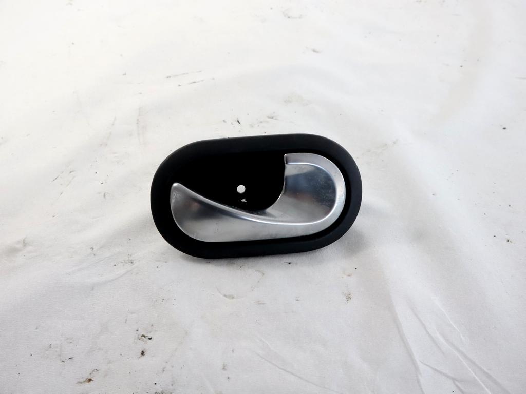 8200028486 MANIGLIA INTERNA PORTA ANTERIORE DESTRA RENAULT TWINGO 1.2 B 56KW 5M 3P (2007) RICAMBIO USATO