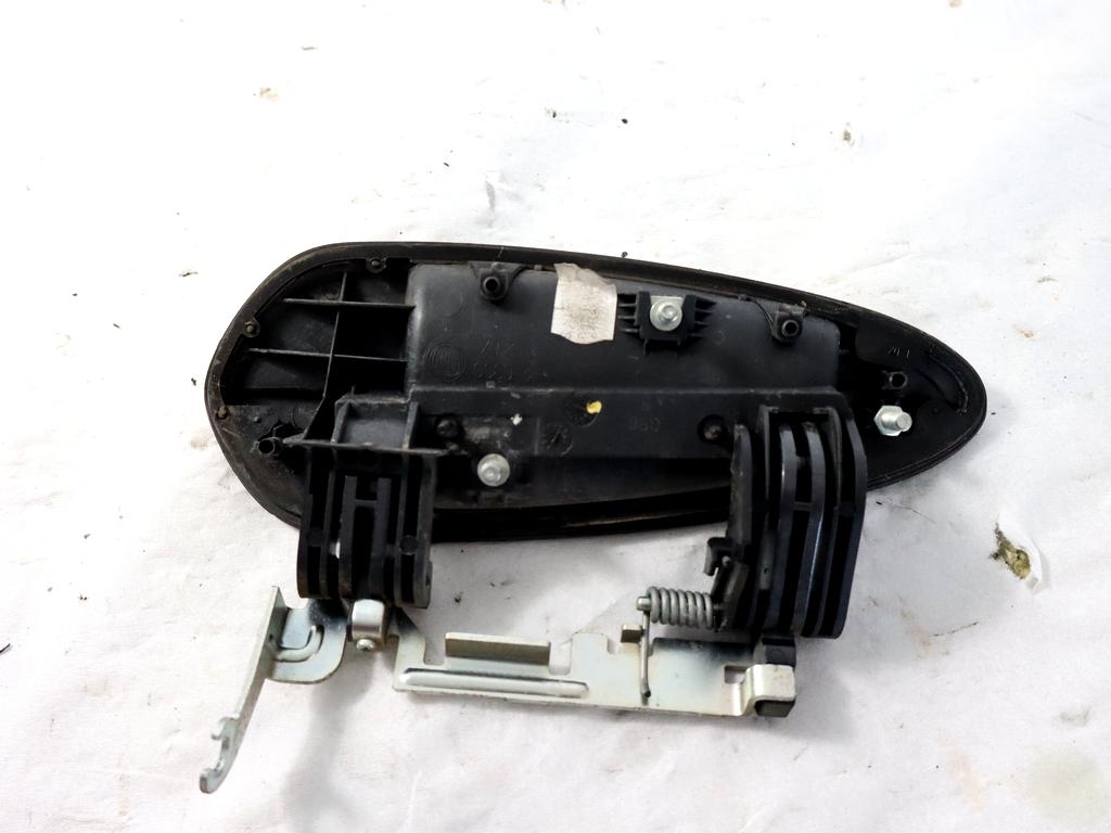 735499034 MANIGLIA ESTERNA PORTA ANTERIORE DESTRA FIAT PUNTO 1.4 M 57KW 5M 5P (2012) RICAMBIO USATO