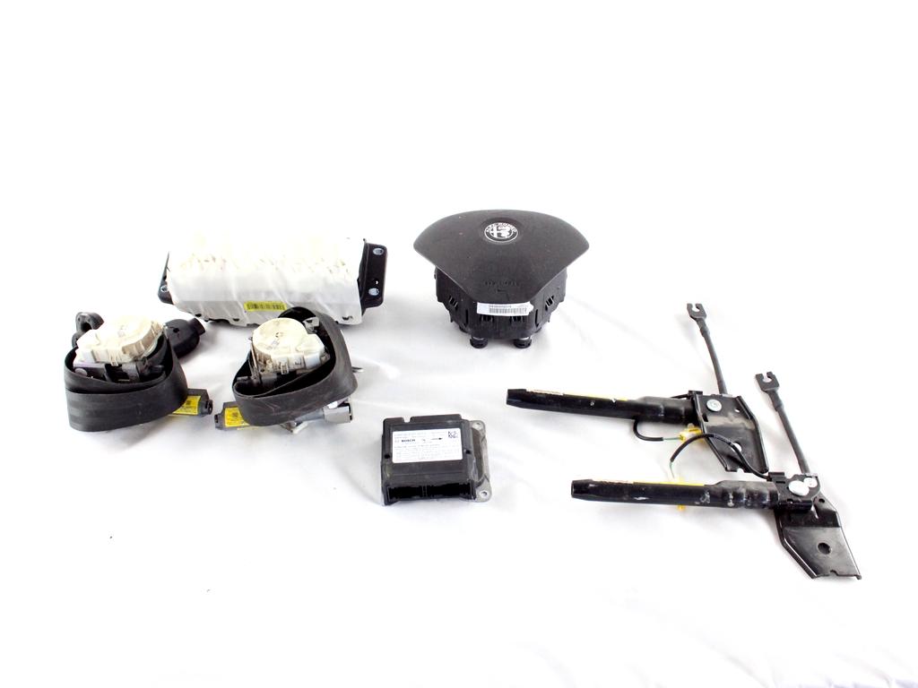 50520767 KIT AIRBAG ALFA ROMEO GIULIETTA 2.0 D 103KW 6M 5P (2011) RICAMBIO USATO CON CENTRALINA AIRBAG, PRETENSIONATORI CINTURE DI SICUREZZA, AIRBAG GUIDATORE VOLANTE, AIRBAG PASSEGGERO 156106834 50509581 156101396 156101395 50522085