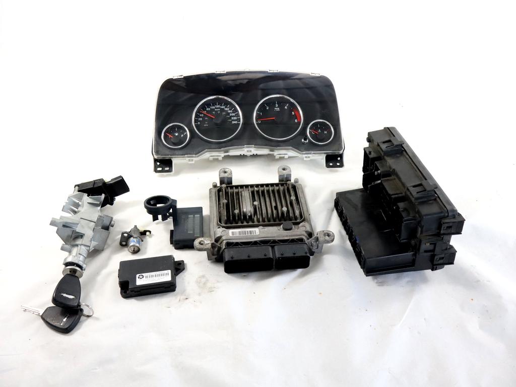 05150352AF KIT ACCENSIONE AVVIAMENTO JEEP PATRIOT 2.2 D 4X4 120KW 6M 5P (2011) RICAMBIO USATO CON CENTRALINA MOTORE, QUADRO STRUMENTI, BLOCCHETTI ACCENSIONE APERTURA CON CHIAVE 04671918AG 05026222AN 04685719AH 05057297AK 68080410AB