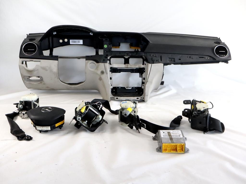 A2049012704 KIT AIRBAG MERCEDES CLASSE C 200 SW W204 2.2 D 100KW AUT 5P (2012) RICAMBIO USATO CON PRETENSIONATORI CINTURE DI SICUREZZA, CENTRALINA AIRBAG, AIRBAG VOLANTE GUIDATORE, AIRBAG PASSEGGERO, CRUSCOTTO 2468603102 2058608701