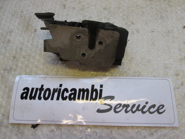 CENTRALNO ZAKLEPANJE ZADNJIH DESNIH VRAT OEM N. 46766576 ORIGINAL REZERVNI DEL FIAT MAREA 185 R BER/SW (03/1999 - 2003) DIESEL LETNIK 2002