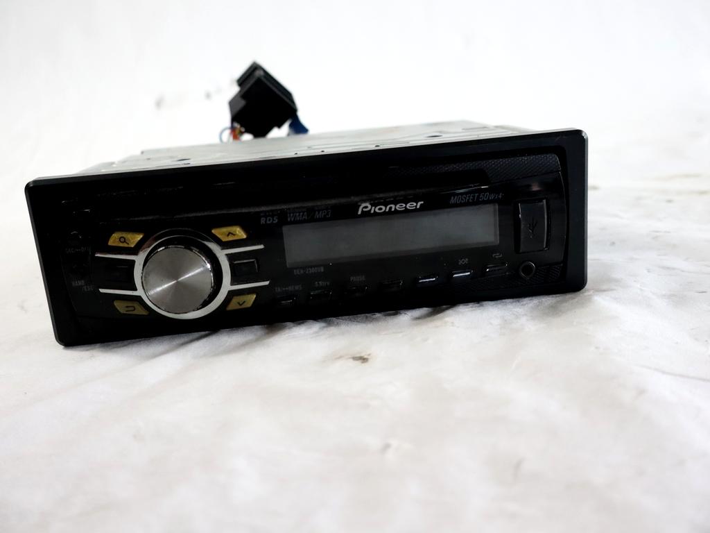 DEH-2300UB AUTORADIO AFTERMARKET PIONEER VOLKSWAGEN POLO 1.2 B 51KW 5M 5P (2009) RICAMBIO USATO 