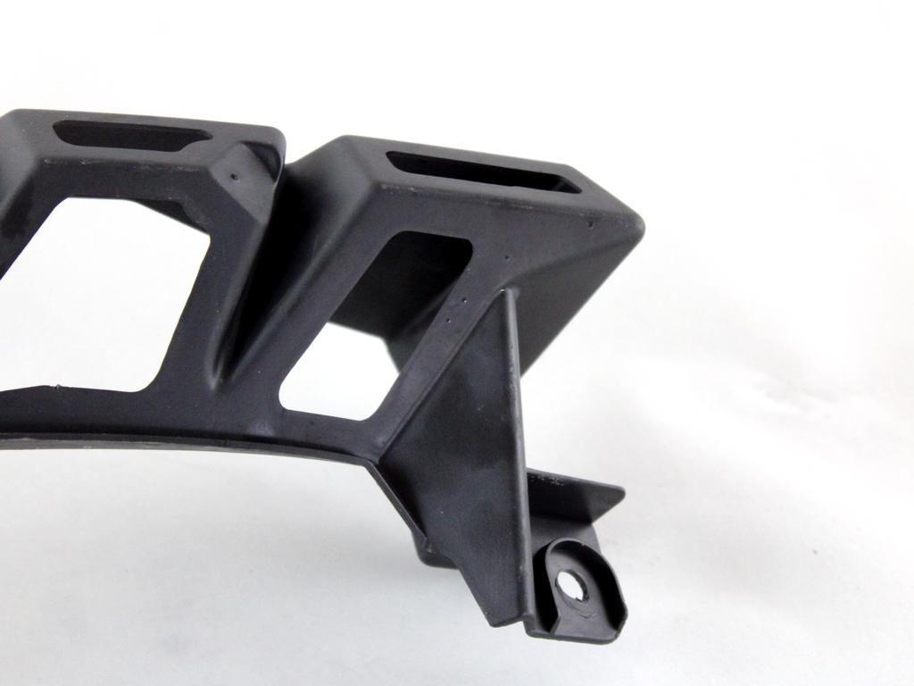 8200074438 SUPPORTO PARAURTI POSTERIORE LATO SINISTRO RENAULT MEGANE 1.6 B 83KW 5M 3P (2005) RICAMBIO USATO