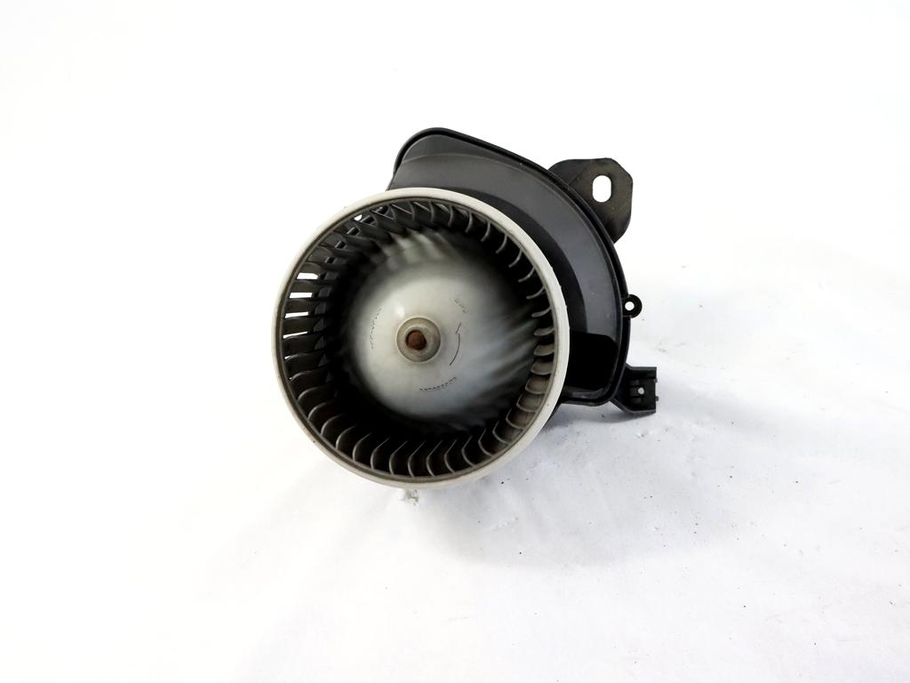 77364956 MOTORINO VENTOLA VENTILAZIONE ABITACOLO FIAT GRANDE PUNTO 1.2 B 48KW 5M 5P (2010) RICAMBIO USATO 164230100