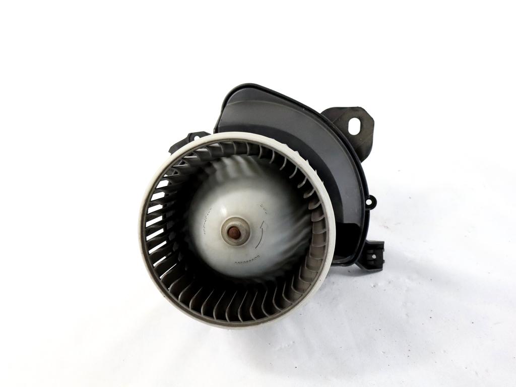 77364956 MOTORINO VENTOLA VENTILAZIONE ABITACOLO FIAT GRANDE PUNTO 1.2 B 48KW 5M 5P (2010) RICAMBIO USATO 164230100