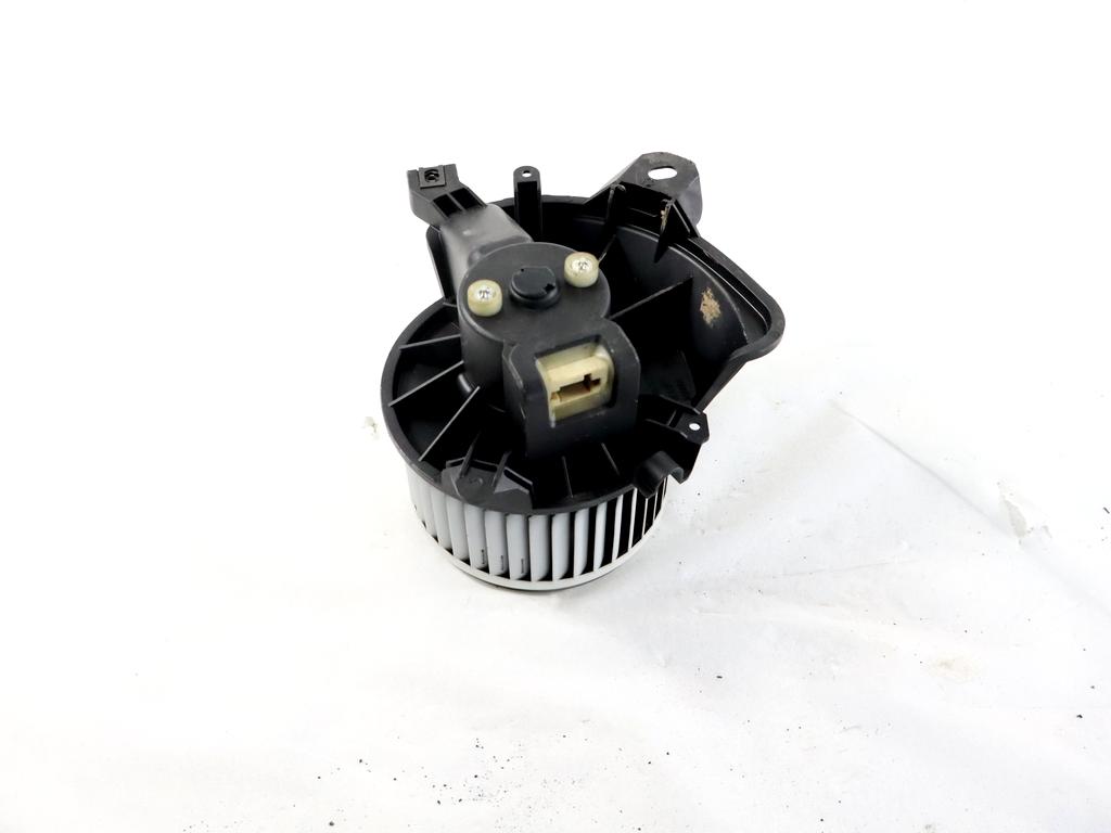 77364956 MOTORINO VENTOLA VENTILAZIONE ABITACOLO FIAT GRANDE PUNTO 1.2 B 48KW 5M 5P (2010) RICAMBIO USATO 164230100