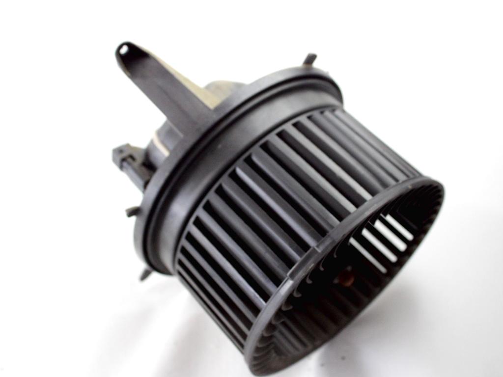 64113422646 MOTORINO VENTOLA VENTILAZIONE ABITACOLO MINI ONE R56 1.4 B 70KW 3P (2007) RICAMBIO USATO