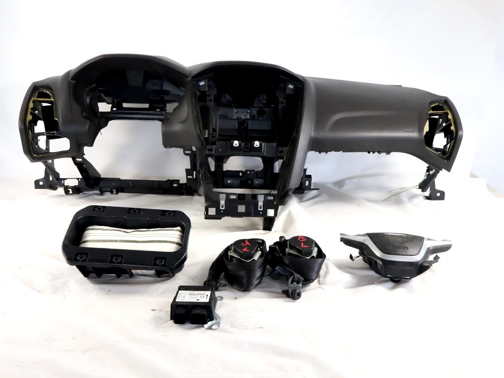 BM5T-14B321-CE KIT AIRBAG FORD FOCUS 1.6 D 85KW 6M 5P (2011) RICAMBIO USATO CON PRETENSIONATORI CINTURE DI SICUREZZA, CENTRALINA AIRBAG, AIRBAG VOLANTE GUIDATORE, AIRBAG PASSEGGERO, CRUSCOTTO 0285010930 AM51-R042B85-CDW BM51-A044A74-AC