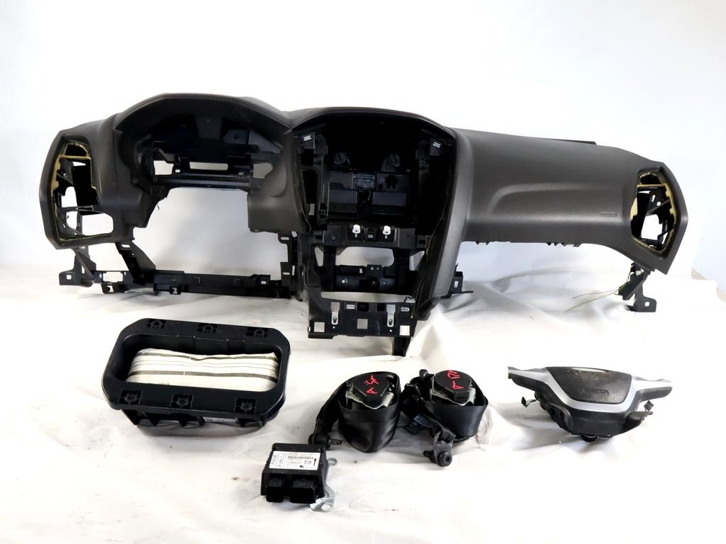 BM5T-14B321-CE KIT AIRBAG FORD FOCUS 1.6 D 85KW 6M 5P (2011) RICAMBIO USATO CON PRETENSIONATORI CINTURE DI SICUREZZA, CENTRALINA AIRBAG, AIRBAG VOLANTE GUIDATORE, AIRBAG PASSEGGERO, CRUSCOTTO 0285010930 AM51-R042B85-CDW BM51-A044A74-AC