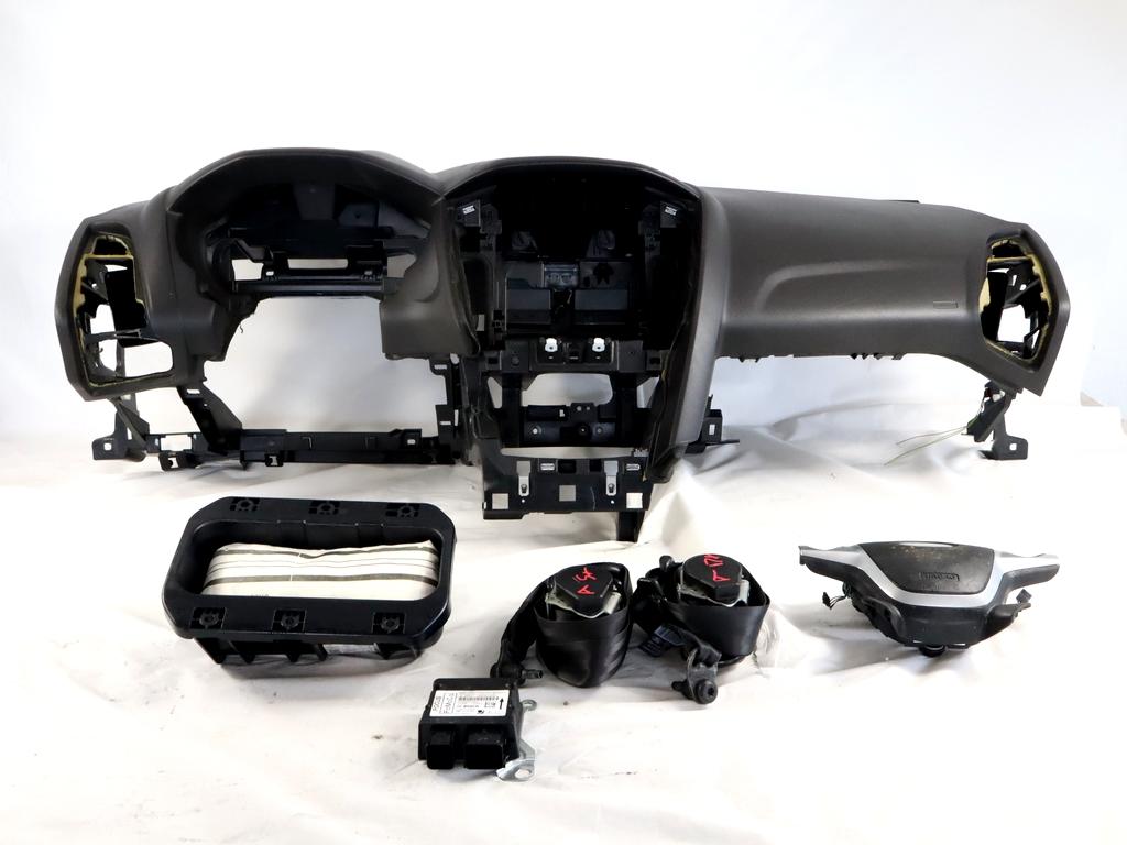 BM5T-14B321-CE KIT AIRBAG FORD FOCUS 1.6 D 85KW 6M 5P (2011) RICAMBIO USATO CON PRETENSIONATORI CINTURE DI SICUREZZA, CENTRALINA AIRBAG, AIRBAG VOLANTE GUIDATORE, AIRBAG PASSEGGERO, CRUSCOTTO 0285010930 AM51-R042B85-CDW BM51-A044A74-AC