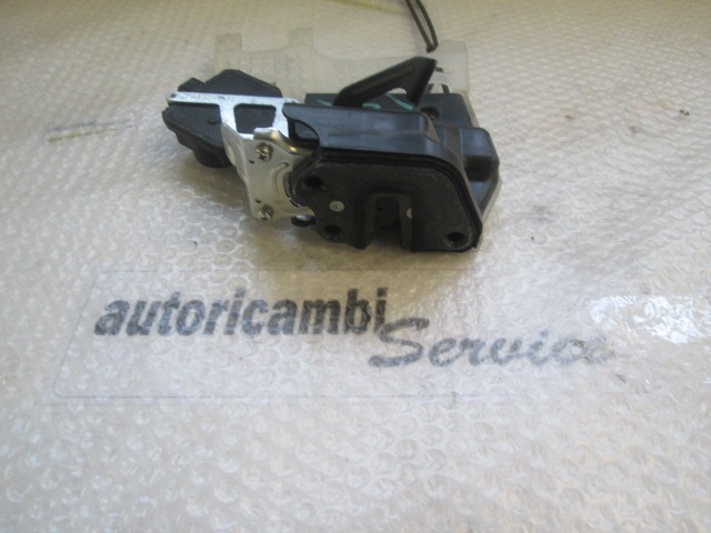 CENTRALNA KLJUCAVNICA ZADJIH LEVIH VRAT OEM N. 814102 ORIGINAL REZERVNI DEL HYUNDAI TUCSON JM MK1 (2004 - 2009) DIESEL LETNIK 2007