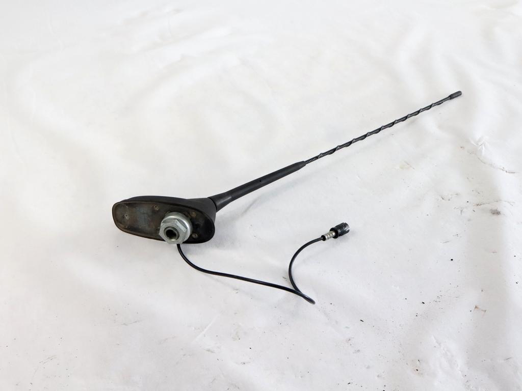 9666154380 ANTENNA AUTORADIO TETTO CITROEN C3 1.1 B 44KW 5M 5P (2012) RICAMBIO USATO