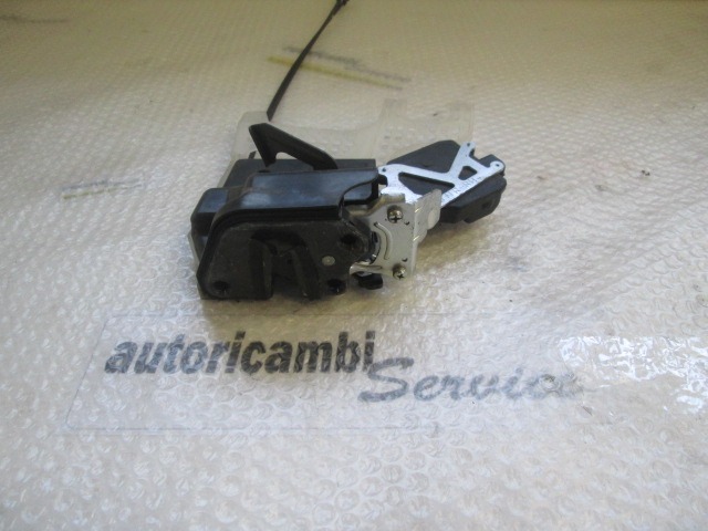 CENTRALNO ZAKLEPANJE ZADNJIH DESNIH VRAT OEM N. 814202 ORIGINAL REZERVNI DEL HYUNDAI TUCSON JM MK1 (2004 - 2009) DIESEL LETNIK 2007