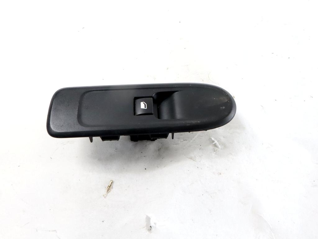 96657927ZD COMANDO INTERRUTTORE ALZA-VETRO ALZA-CRISTALLO PORTA ANTERIORE DESTRA CITROEN C3 1.1 B 44KW 5M 5P (2012) RICAMBIO USATO 96637534XT