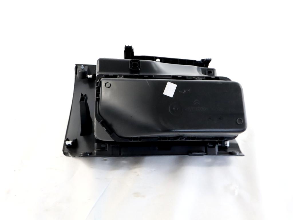 9812490277 CASSETTO PORTAOGGETTI CRUSCOTTO LATO DESTRO CITROEN C3 1.2 B 61KW 5M 5P (2018) RICAMBIO USATO