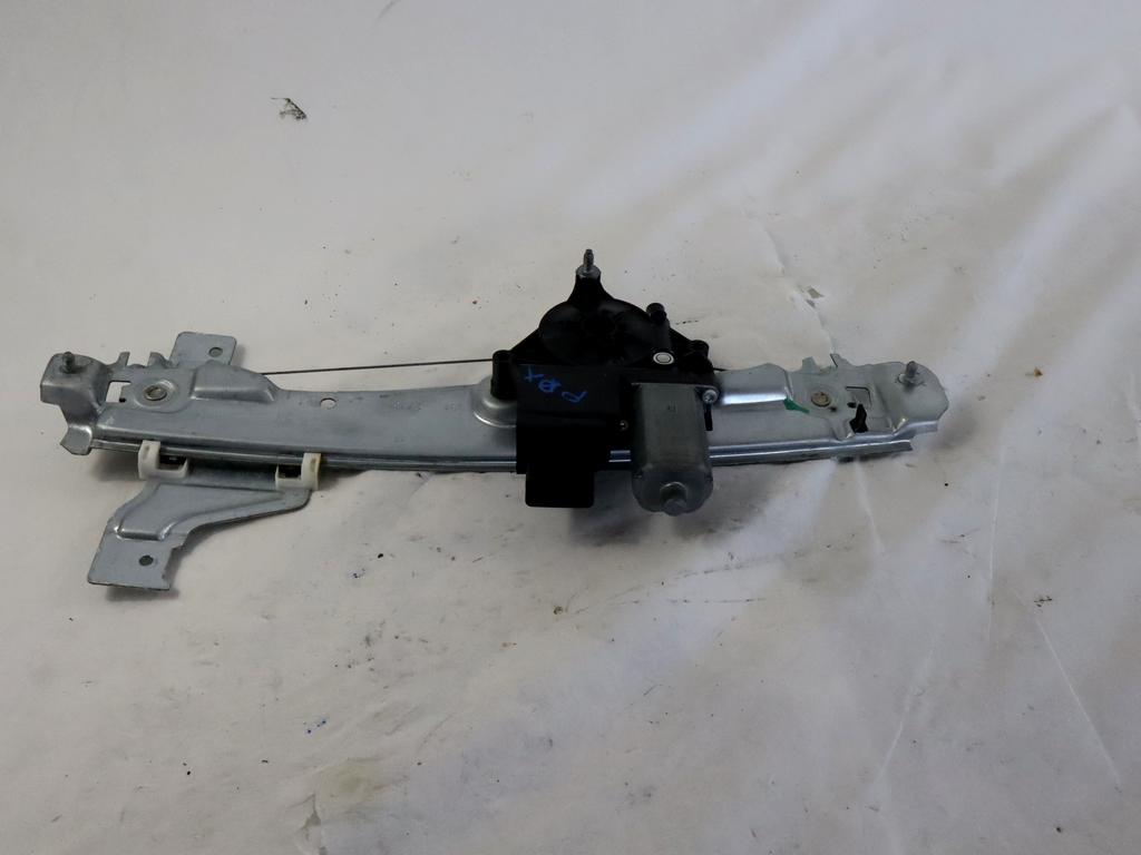 9813092980 MOTORINO MECCANISMO ALZA-VETRO ALZA-CRISTALLO PORTA POSTERIORE DESTRA CITROEN C3 1.2 B 61KW 5M 5P (2018) RICAMBIO USATO 9813093580