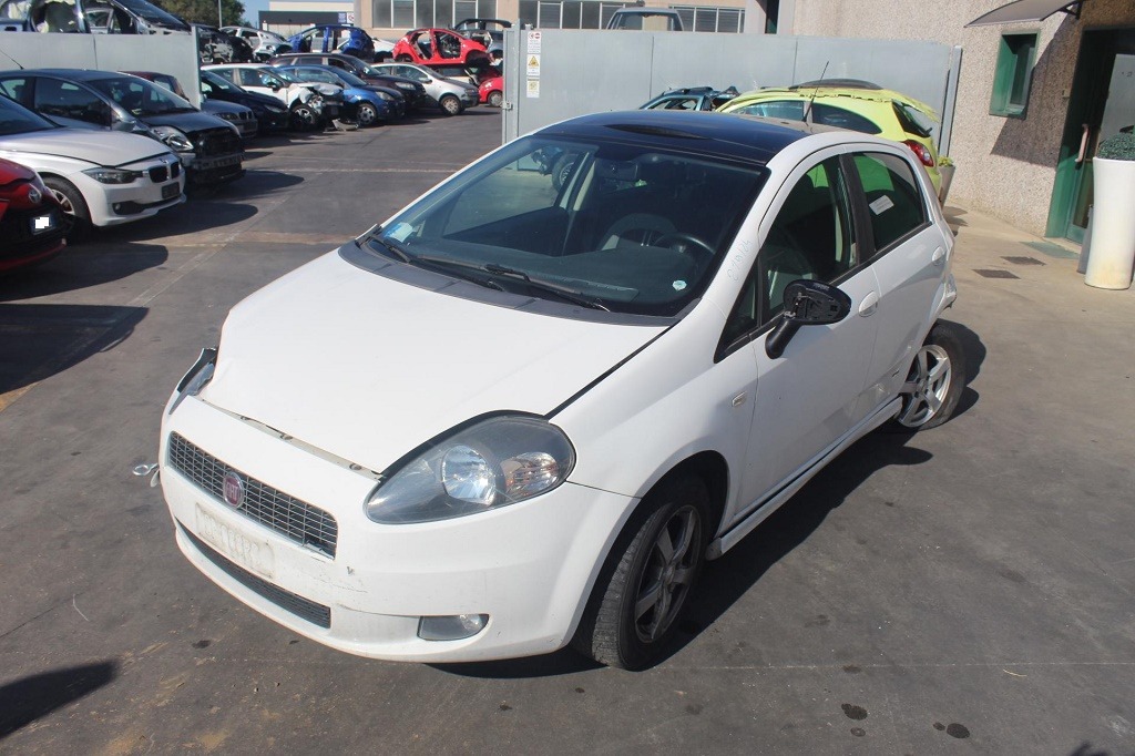 FIAT GRANDE PUNTO 1.2 B 48KW 5M 5P (2008) RICAMBI IN MAGAZZINO