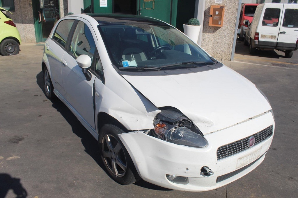 FIAT GRANDE PUNTO 1.2 B 48KW 5M 5P (2008) RICAMBI IN MAGAZZINO