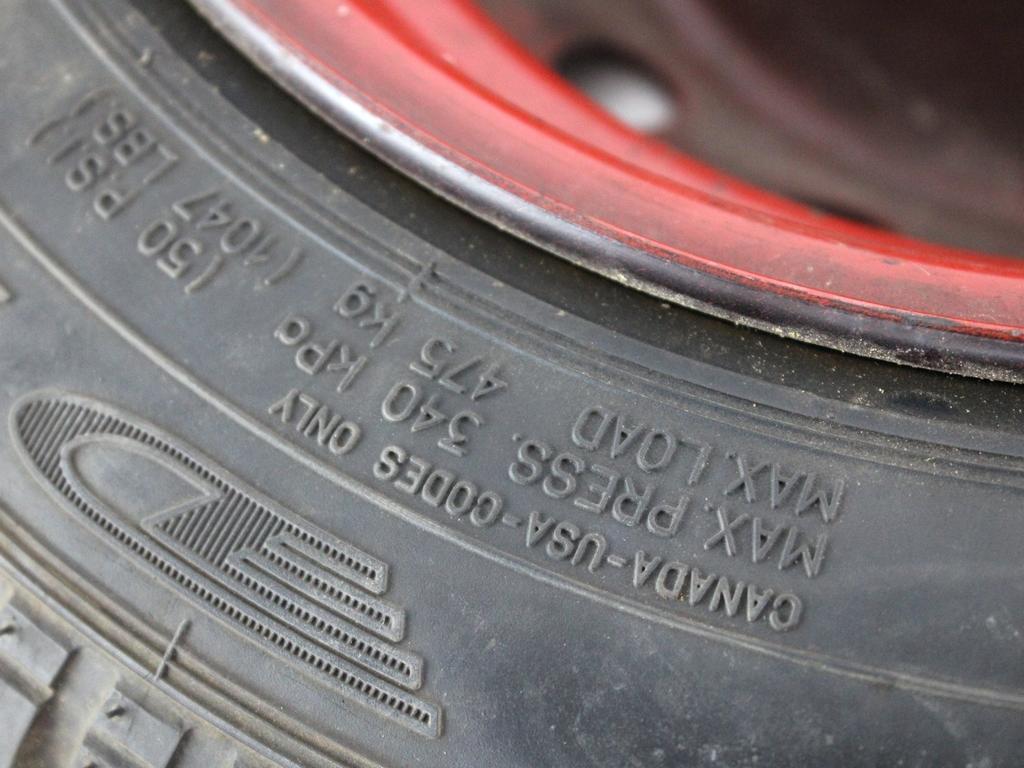 46531689 RUOTA DI SCORTA DEBICA 135/80 R13 82P OPEL ASTRA H 1.4 B 66KW 5M 5P (2008) RICAMBIO USATO CON CERCHIO IN FERRO DA 13 POLLICI 4 FORI 4.50BX13H ET 35 INTERASSE 4X98