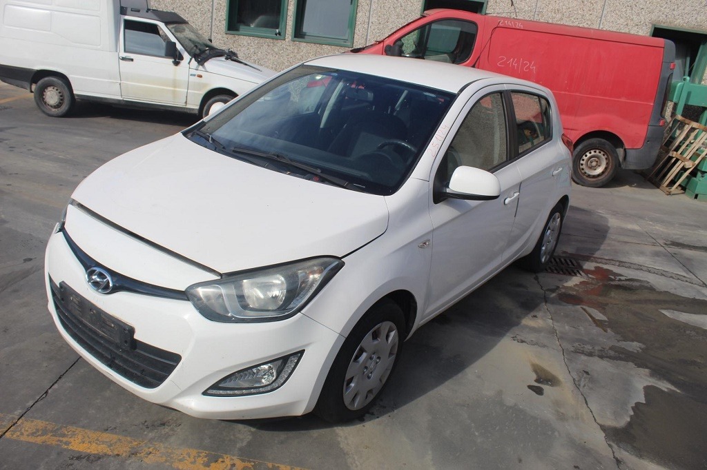 HYUNDAI I20 1.2 G 63KW 5M 5P (2013) RICAMBI IN MAGAZZINO