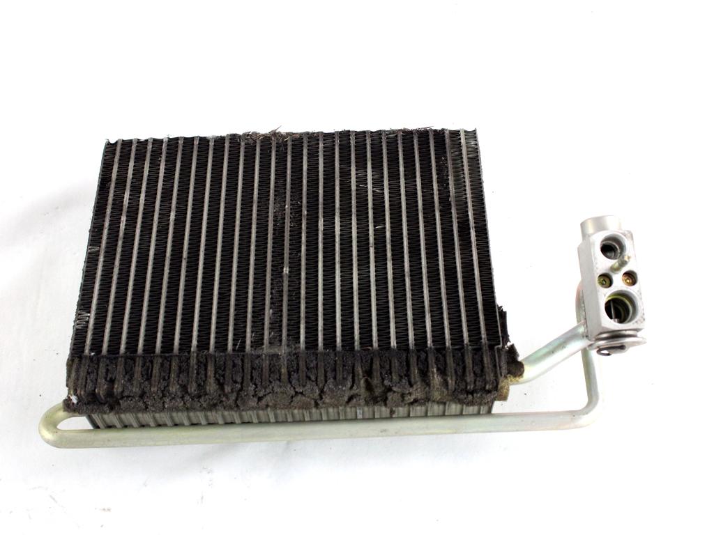 64119135744 EVAPORATORE RADIATORE CLIMATIZZATORE CLIMA A/C BMW SERIE 3 320D E46 SW 2.0 D 110KW 6M 5P (2004) RICAMBIO USATO