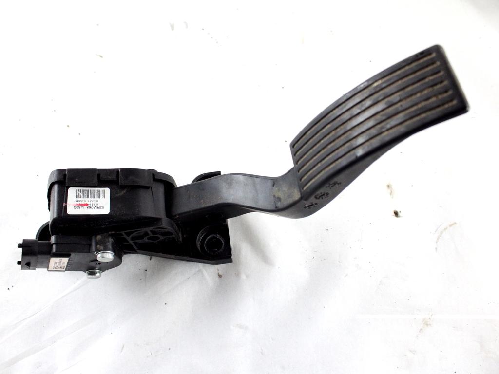 327001J600 PEDALE ACCELERATORE HYUNDAI I20 1.2 G 63KW 5M 5P (2013) RICAMBIO USATO 35190-4A700