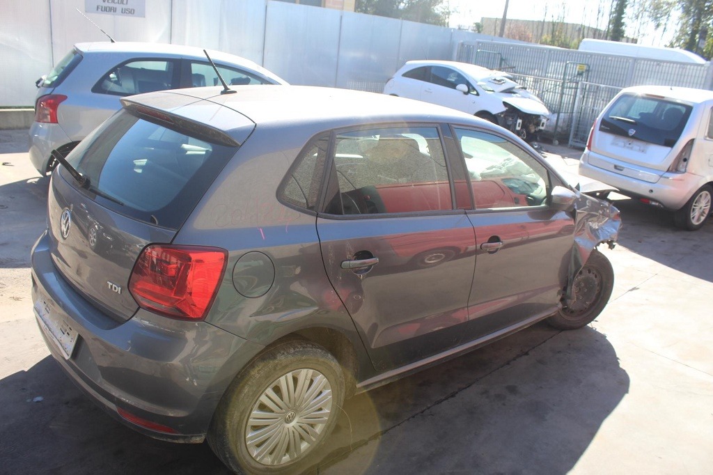 VOLKSWAGEN POLO 1.4 D 55KW 5M 5P (2017) RICAMBI IN MAGAZZINO