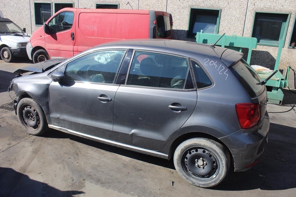 VOLKSWAGEN POLO 1.4 D 55KW 5M 5P (2017) RICAMBI IN MAGAZZINO