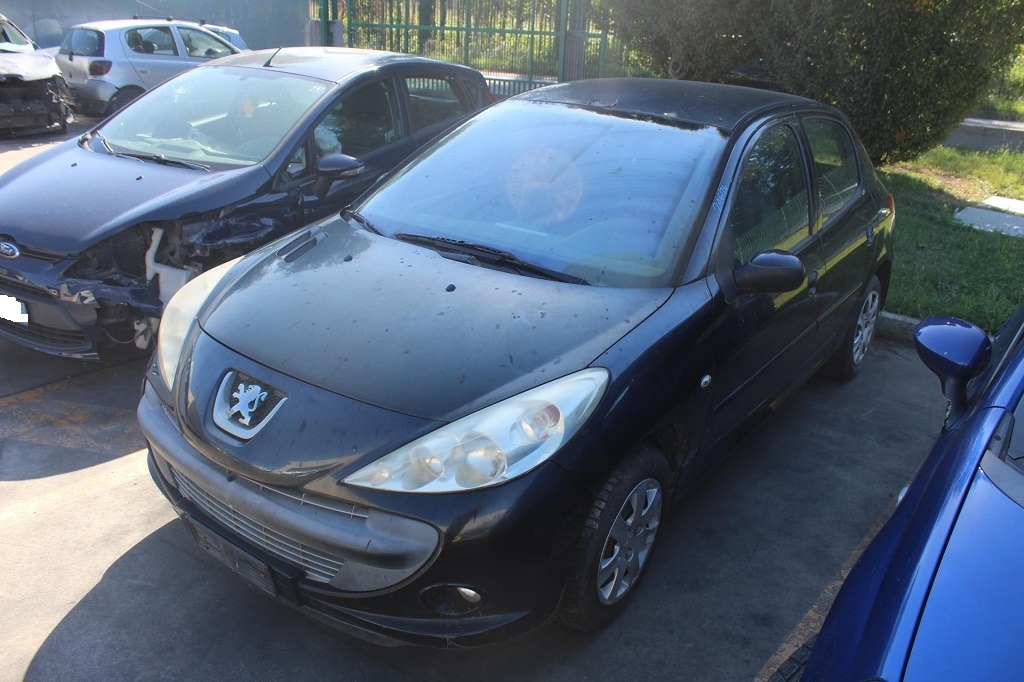 PEUGEOT 206 PLUS 1.1 G 44KW 5M 5P (2012) RICAMBI USATI AUTO IN PIAZZALE 