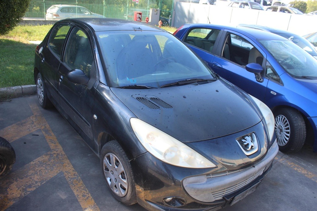 PEUGEOT 206 PLUS 1.1 G 44KW 5M 5P (2012) RICAMBI USATI AUTO IN PIAZZALE 