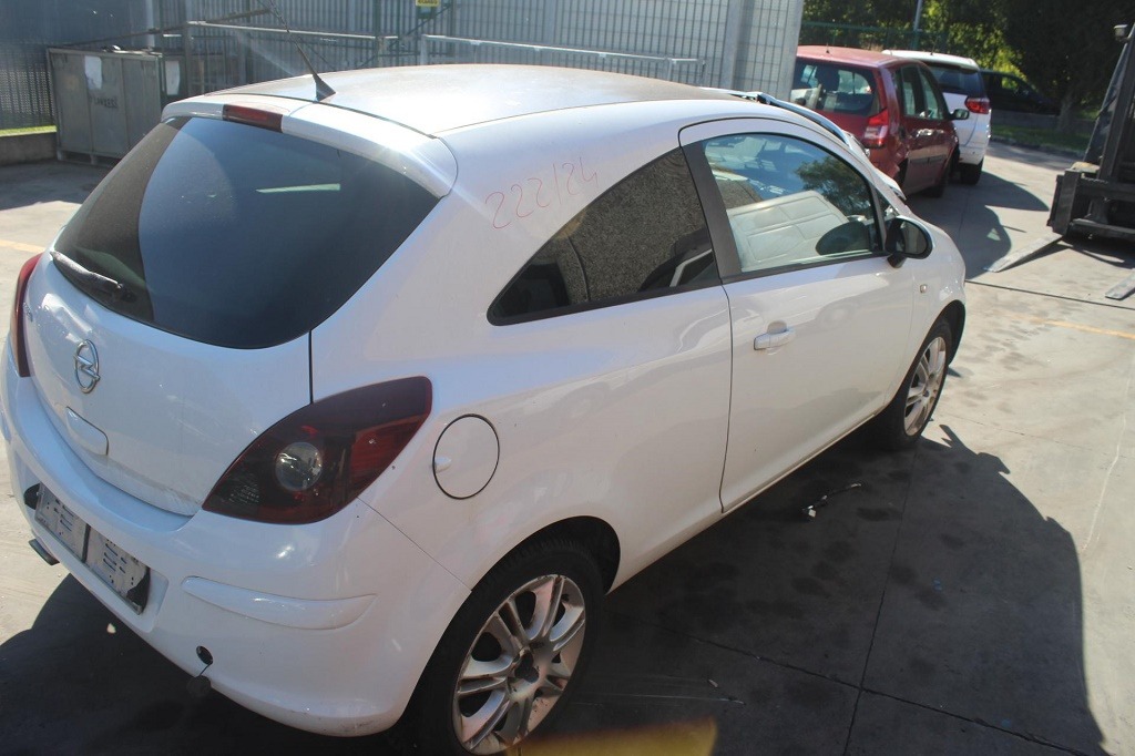 OPEL CORSA D 1.2 G 63KW 5M 5P (2011) RICAMBI USATI AUTO IN PIAZZALE 