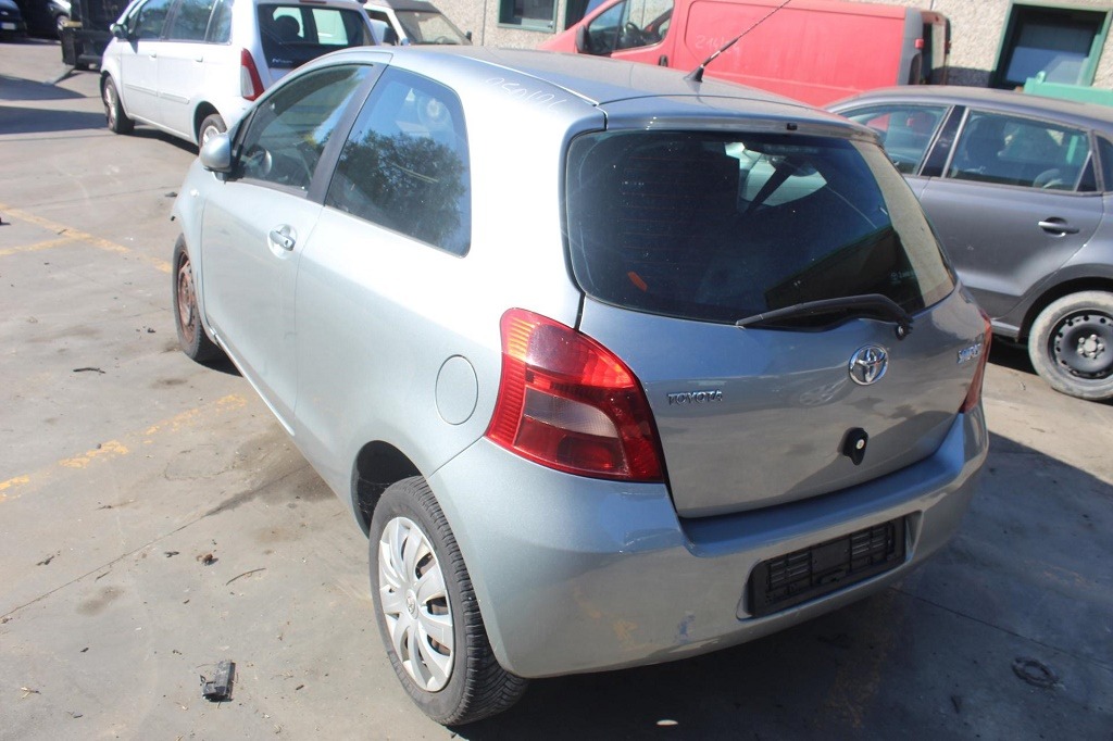 TOYOTA YARIS 1.3 B 64KW 5M 3P (2008) RICAMBI IN MAGAZZINO