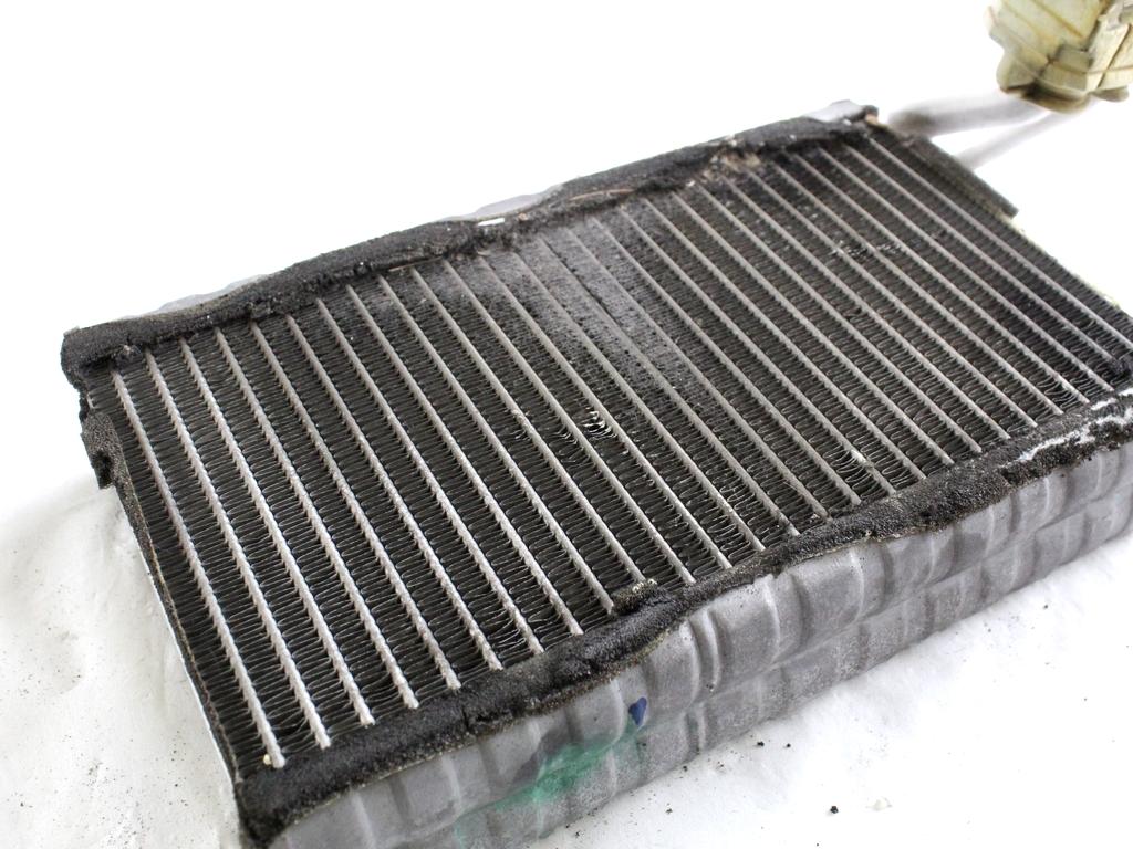 6946043 EVAPORATORE RADIATORE CLIMATIZZATORE CLIMA A/C BMW SERIE 5 530D E60 3.0 D 170KW AUT 4P (2006) RICAMBIO USATO