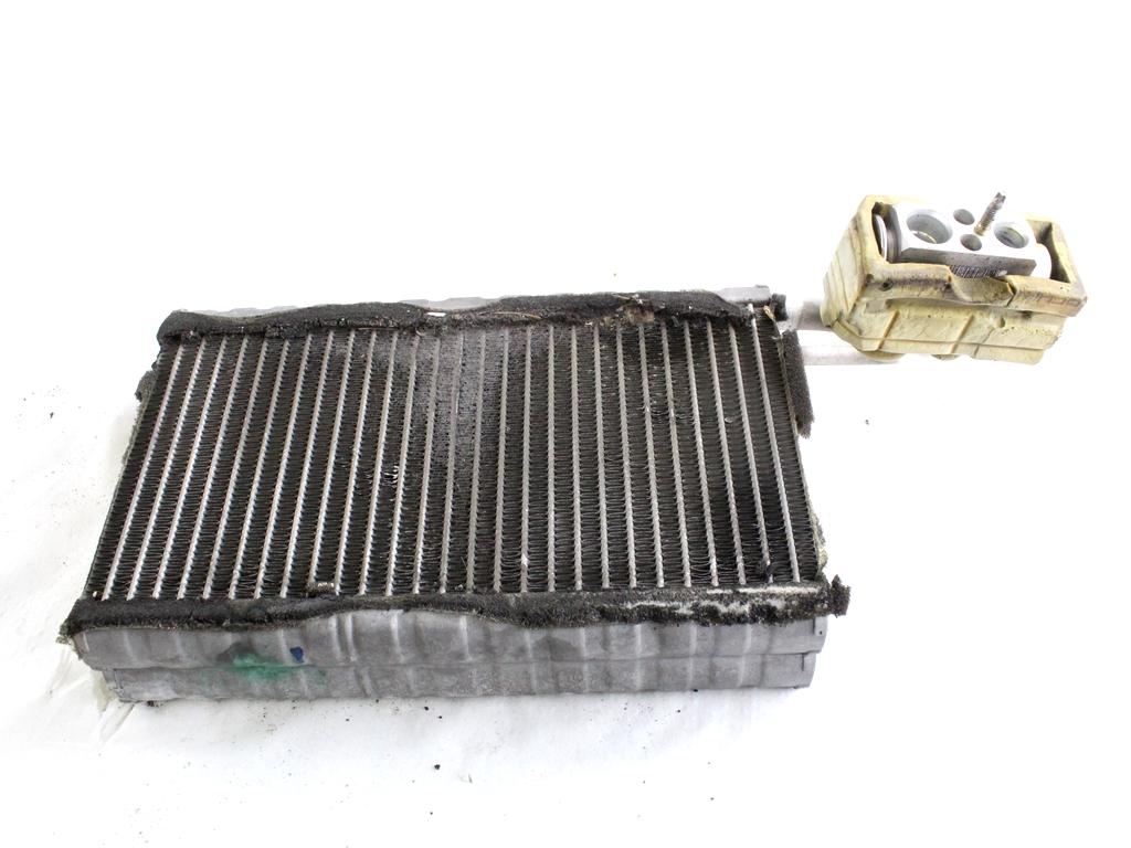 6946043 EVAPORATORE RADIATORE CLIMATIZZATORE CLIMA A/C BMW SERIE 5 530D E60 3.0 D 170KW AUT 4P (2006) RICAMBIO USATO