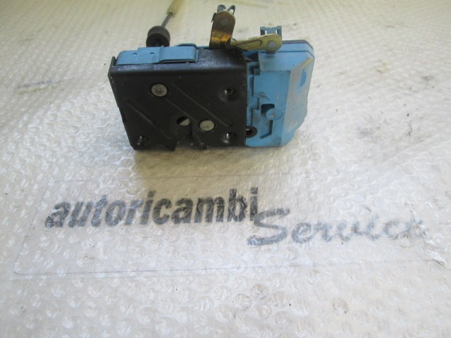 CENTRALNO ZAKLEPANJE PREDNIH LEVIH VRAT OEM N. 30784976 ORIGINAL REZERVNI DEL VOLVO V70 MK2 285 (2000 - 2007) DIESEL LETNIK 2003