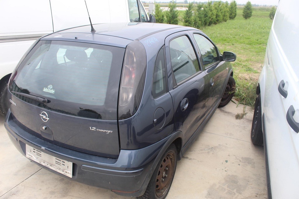 OPEL CORSA C 1.2 B 59KW 5M 5P (2006) RICAMBI USATI AUTO IN PIAZZALE 