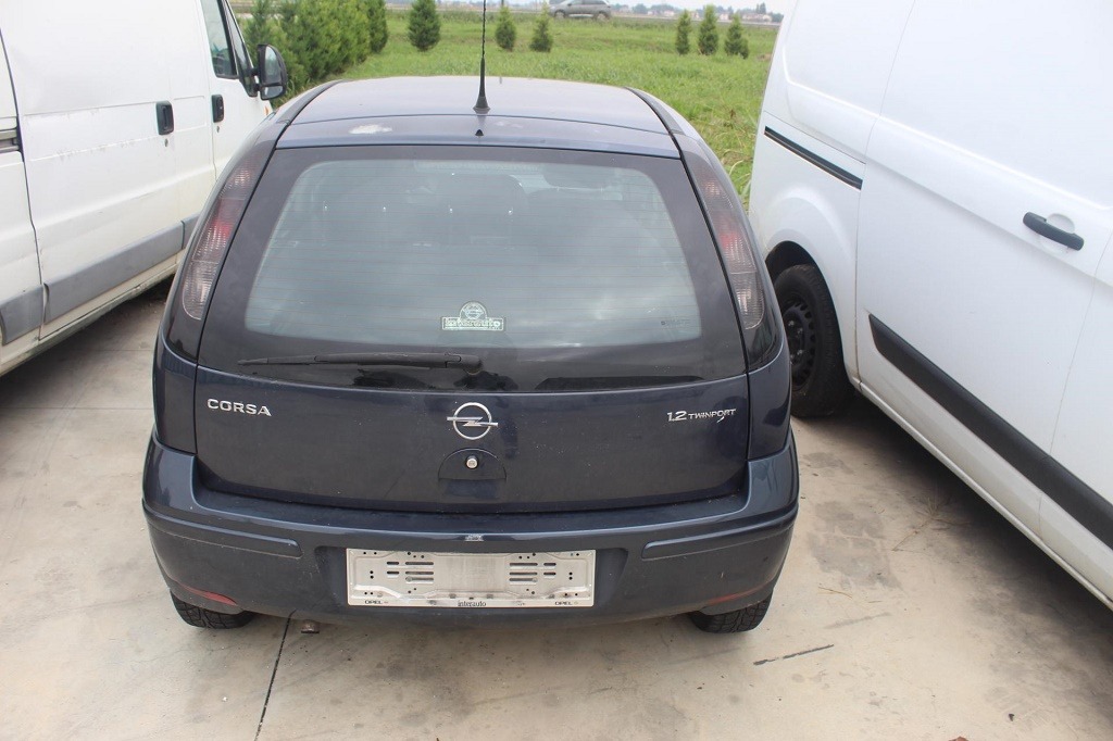 OPEL CORSA C 1.2 B 59KW 5M 5P (2006) RICAMBI USATI AUTO IN PIAZZALE 