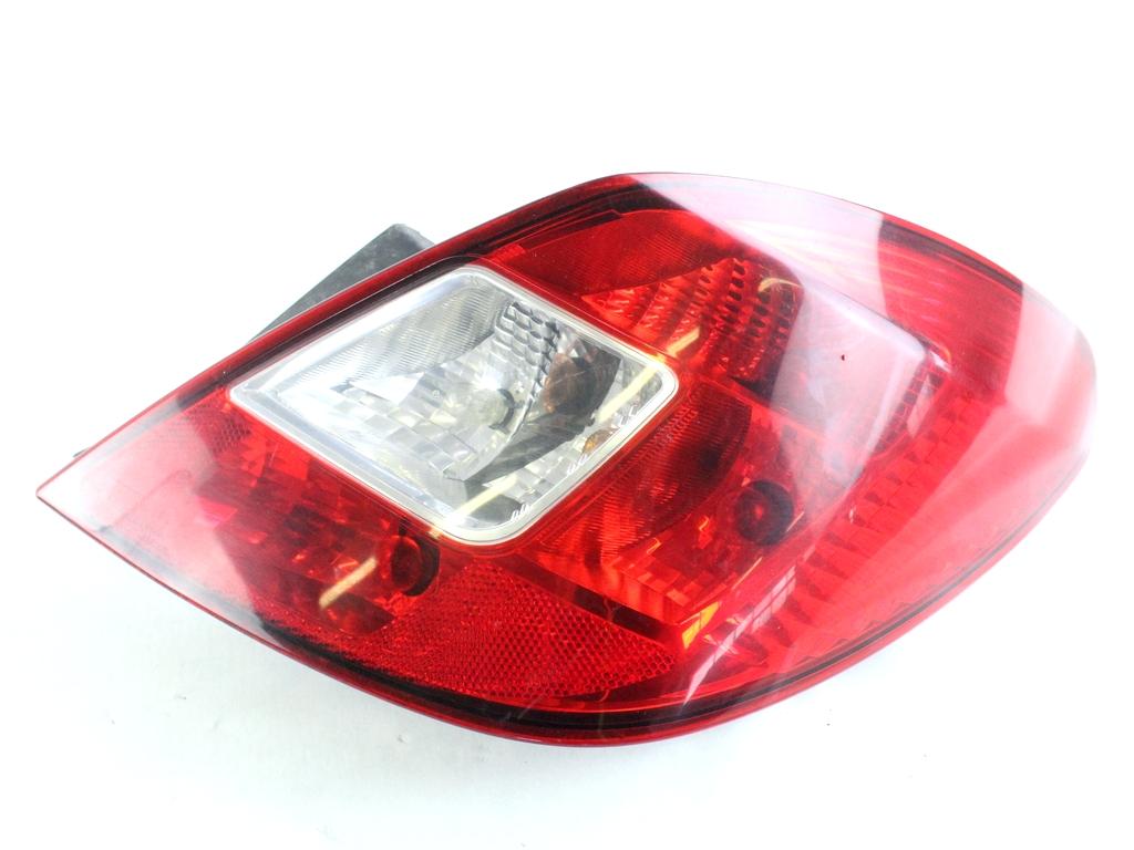 93190951 FARO FANALE POSTERIORE DESTRO OPEL CORSA 1.2 G 59KW 5M 5P (2009) RICAMBIO USATO