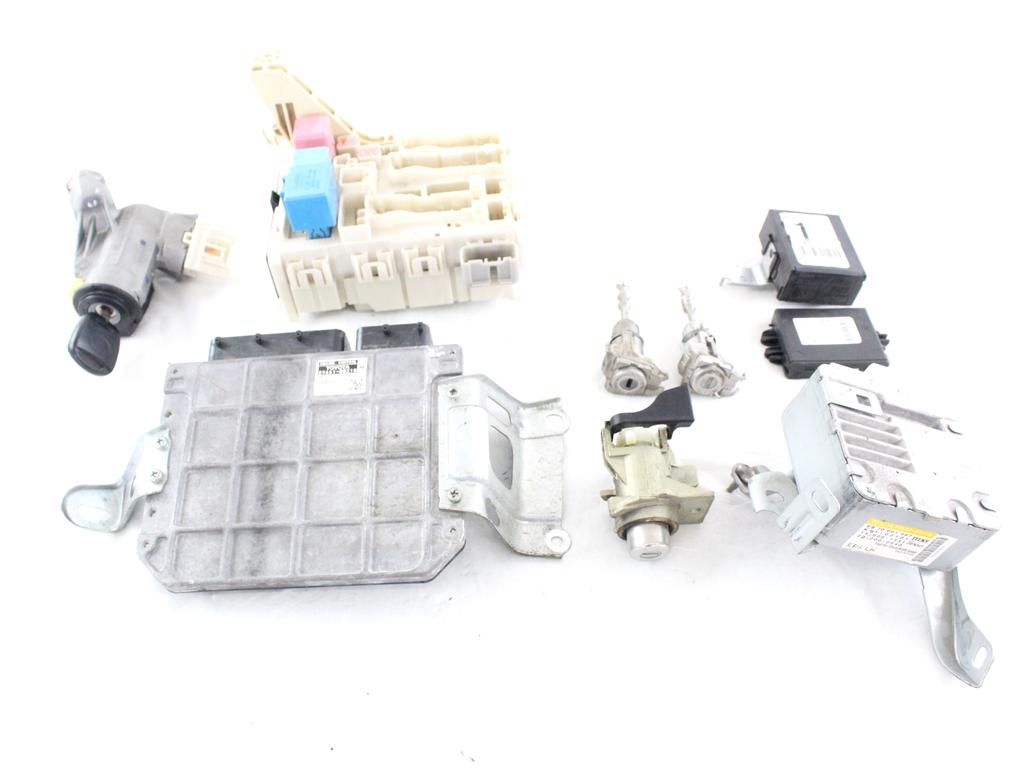 89661-0D310 KIT ACCENSIONE AVVIAMENTO TOYOTA YARIS 1.3 B 64KW 5M 3P (2008) RICAMBIO USATO CON CENTRALINA MOTORE, BLOCCHETTI ACCENSIONE APERTURA CON CHIAVE MB275100-2494 89650-0D110 89780-0D010 897410D030 82730-52700