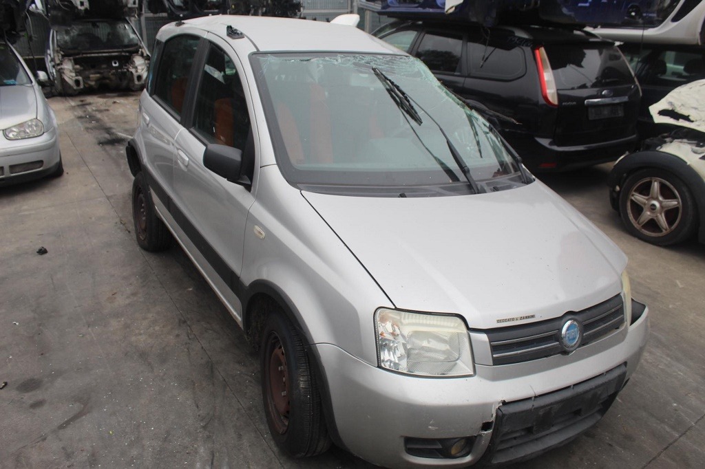 FIAT PANDA 4X4 1.2 B 44KW 5M 5P (2007) RICAMBI USATI AUTO IN PIAZZALE 