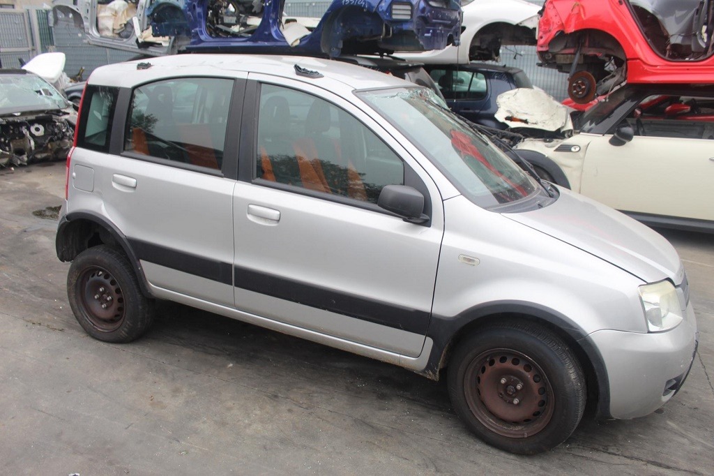 FIAT PANDA 4X4 1.2 B 44KW 5M 5P (2007) RICAMBI USATI AUTO IN PIAZZALE 