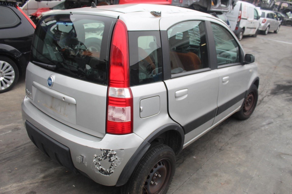 FIAT PANDA 4X4 1.2 B 44KW 5M 5P (2007) RICAMBI USATI AUTO IN PIAZZALE 