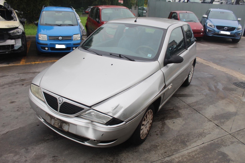 LANCIA Y 1.2 B 44KW 5M 3P (2001) RICAMBI USATI AUTO IN PIAZZALE 