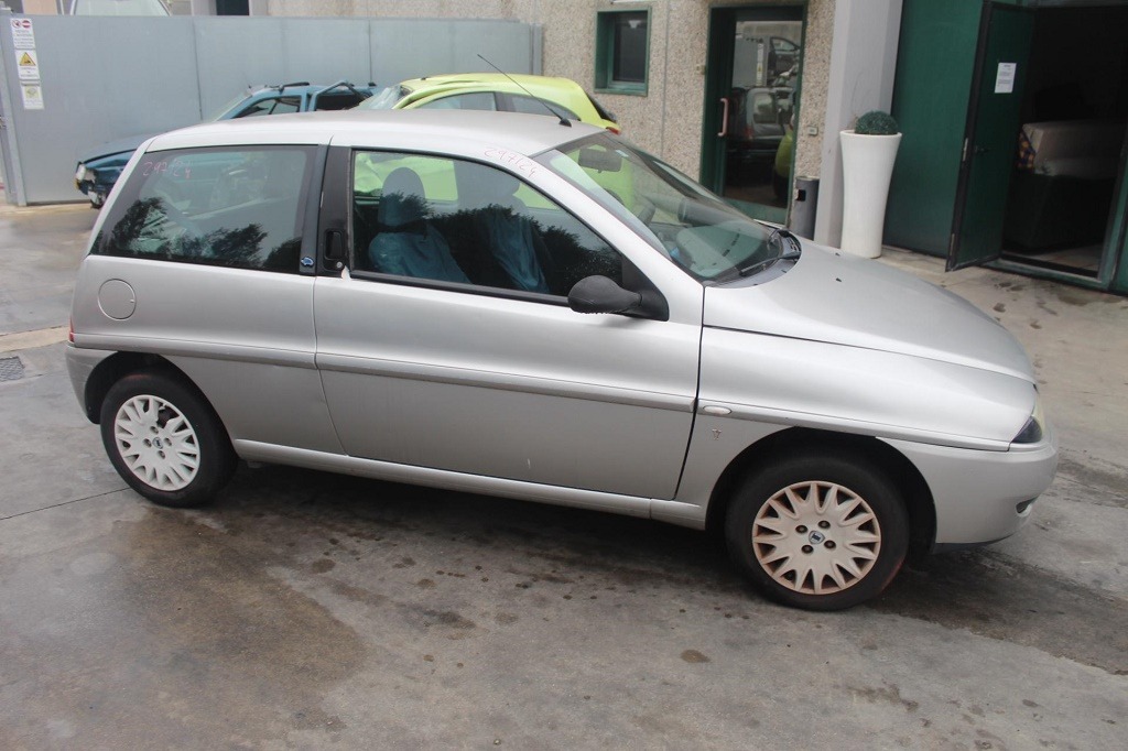 LANCIA Y 1.2 B 44KW 5M 3P (2001) RICAMBI USATI AUTO IN PIAZZALE 