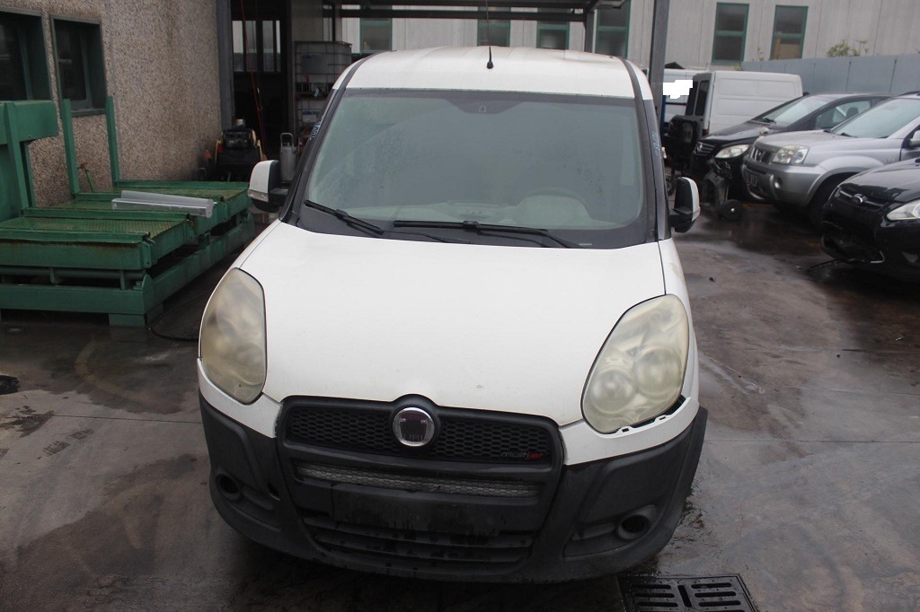 FIAT DOBLO 1.6 D 77KW 5M 2P (2010) RICAMBI USATI AUTO IN PIAZZALE 